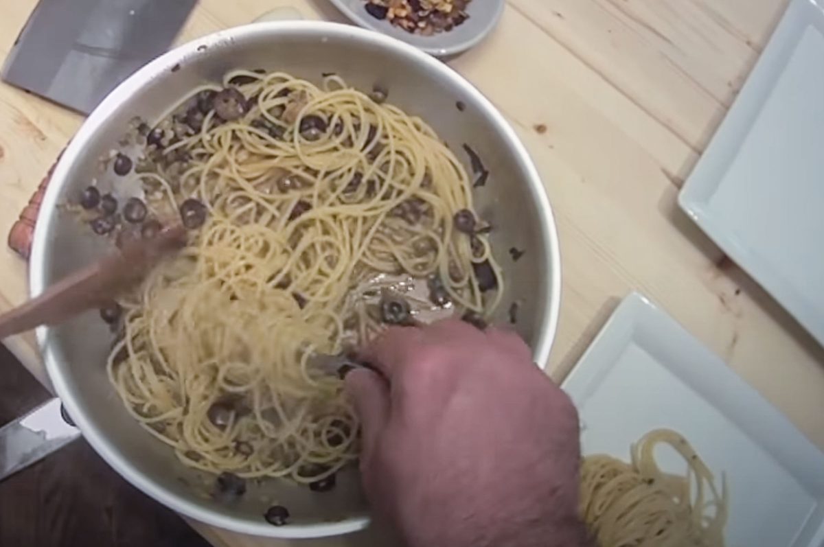 Spaghetti Gabel aufrollen
