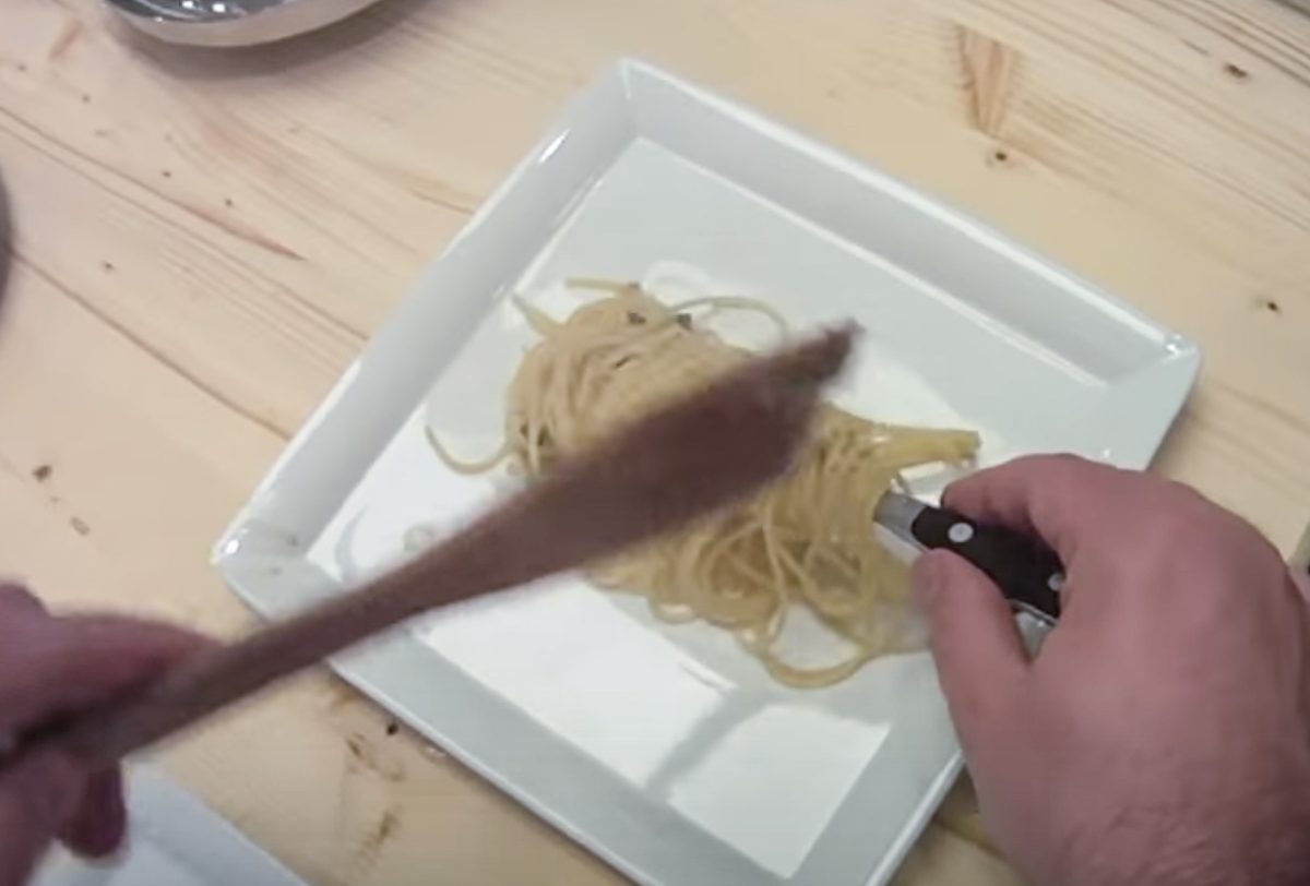 Spaghetti Gabel Teller