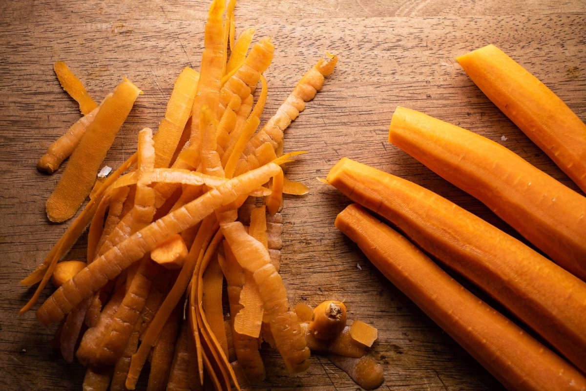 Karotten schälen