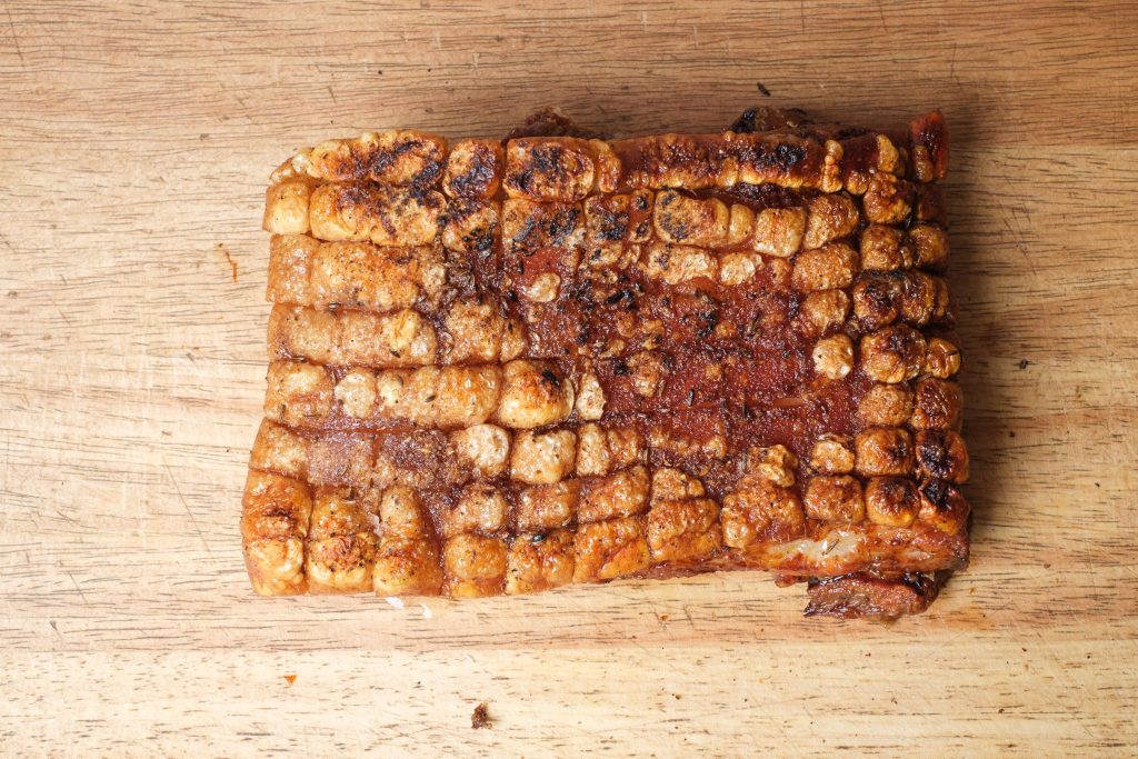 knuspriger schweinebauch