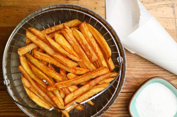 Frisch zubereitete Pommes frites