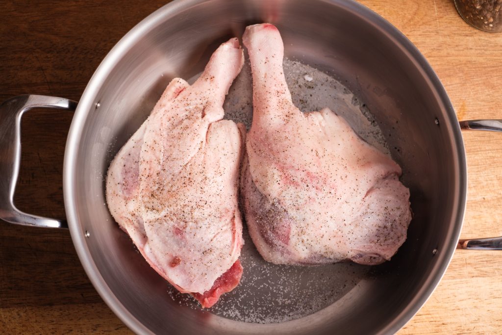 Gänsekeulen würzen