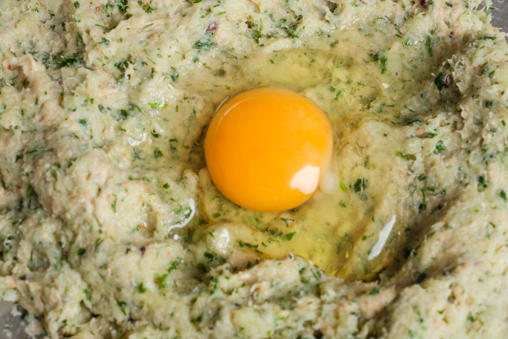 Fischfrikadellen Masse mit Ei