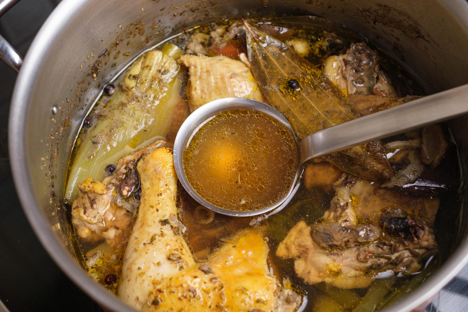 Hühnersuppe Rezept zum selber kochen mit Schritt für Schritt Bilder ...