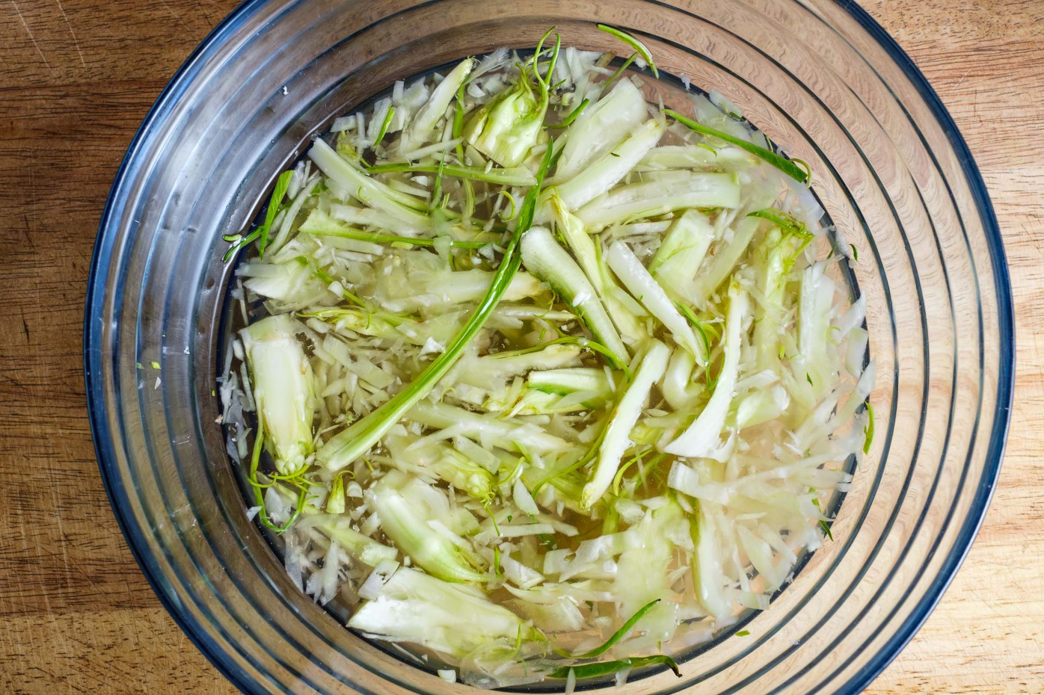 Puntarelle Rezept als Salat und Antipasti. Anleitung zum selbst kochen
