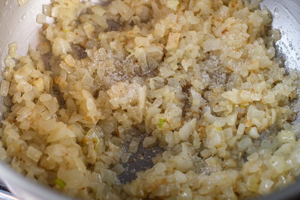 Zwiebeln mit Zucker
