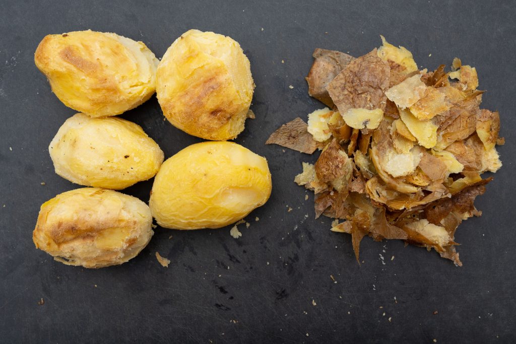 Geschälte Grill-Backkartoffeln