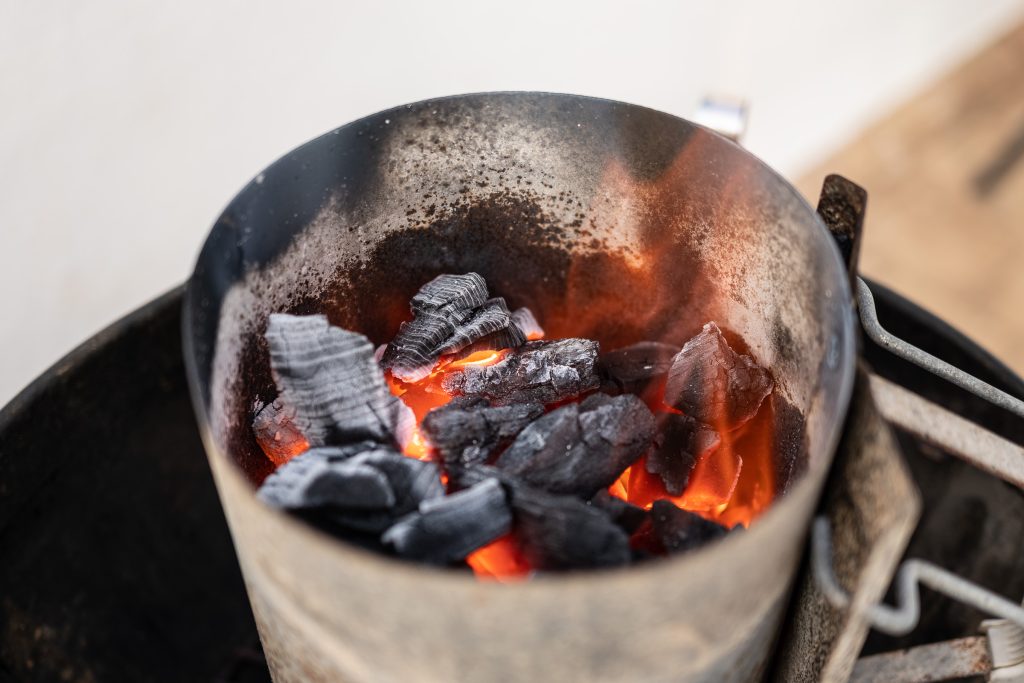 Grillkohle anheizen