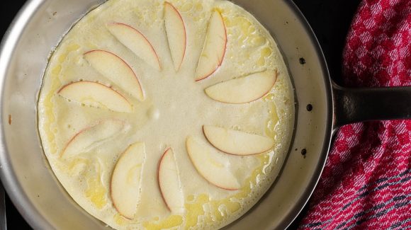 Omas einfacher Apfelpfannkuchen