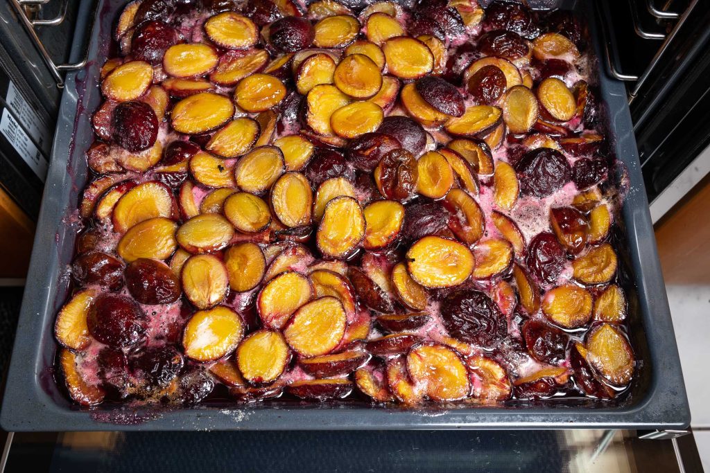 Pflaumenmus im Ofen kochen