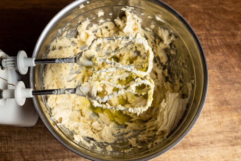 Trüffelbutter verrühren