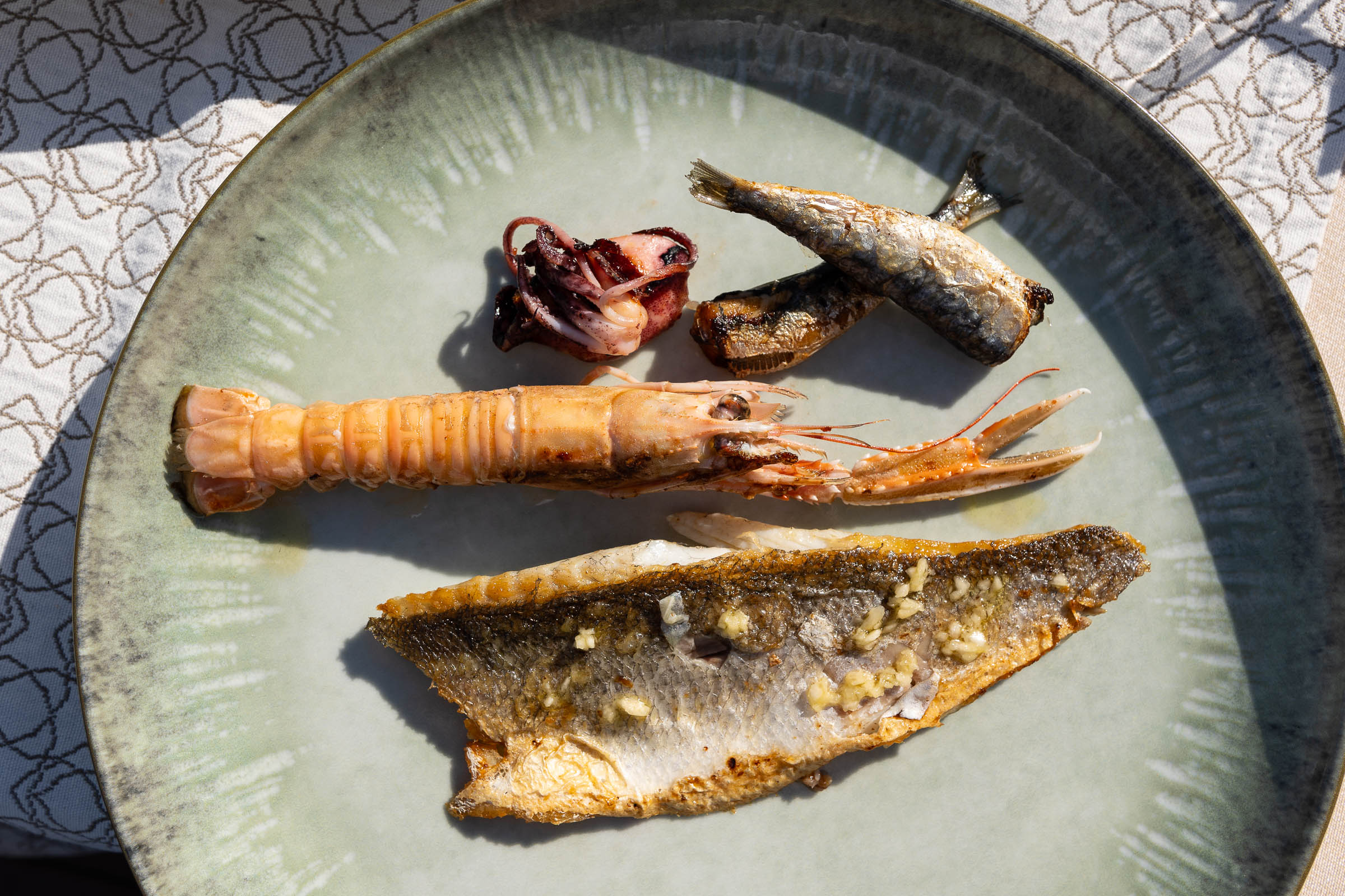 Fisch auf dem Teller im Restaurant Lungomare im Savoy Hotel in Opatija