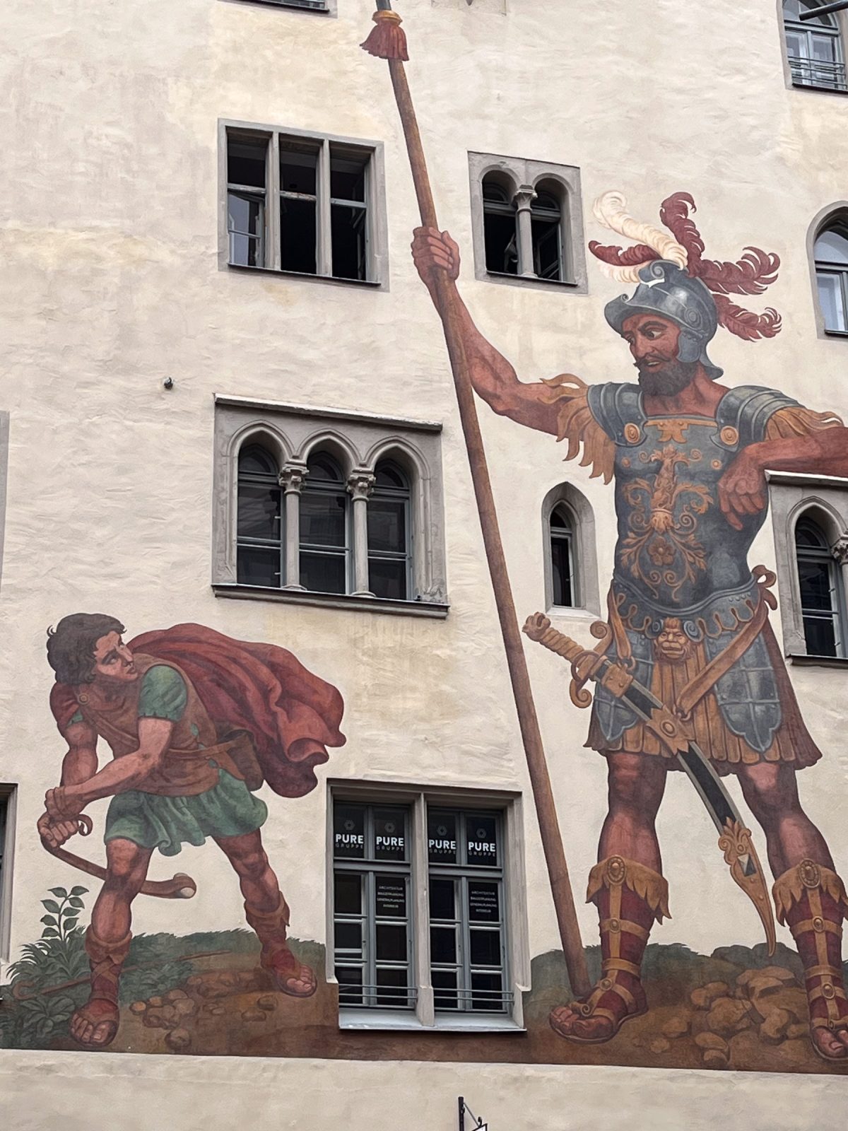 Goliathhaus Regensburg mit Goliath-Gemälde