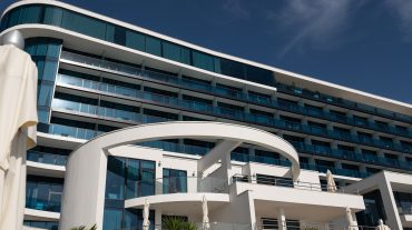 Hilton Rijeka Blick auf Villen am Strand
