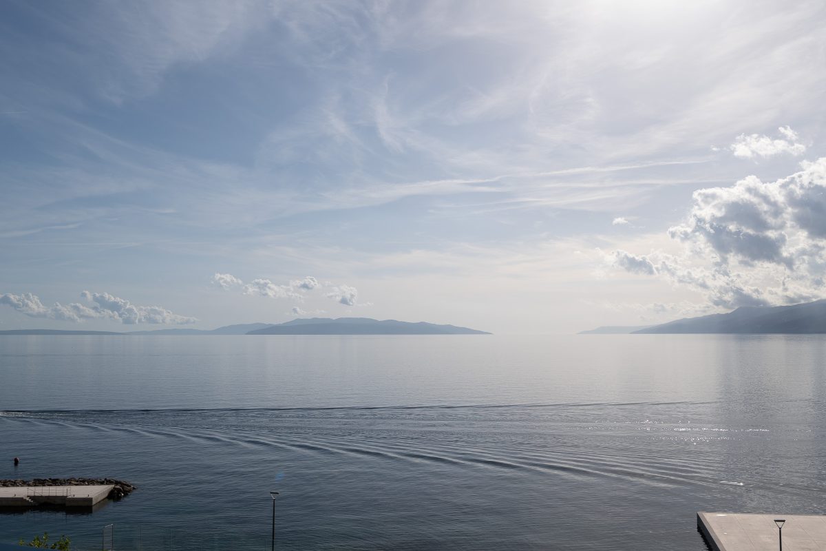 Hotel Hilton Rijeka Blick in die Kvarner Bucht mit Wolken