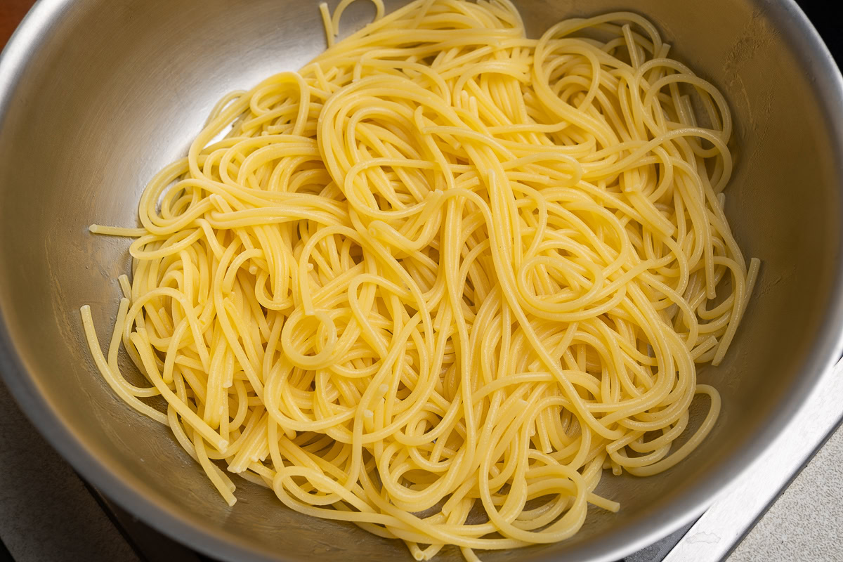 Spaghetti für Bärlauchnudeln gekocht