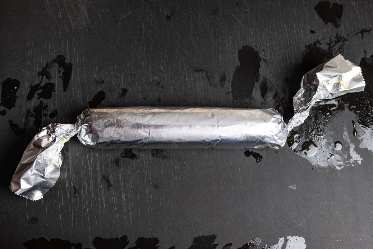 Semmelknödelrolle in Aluminiumfolie