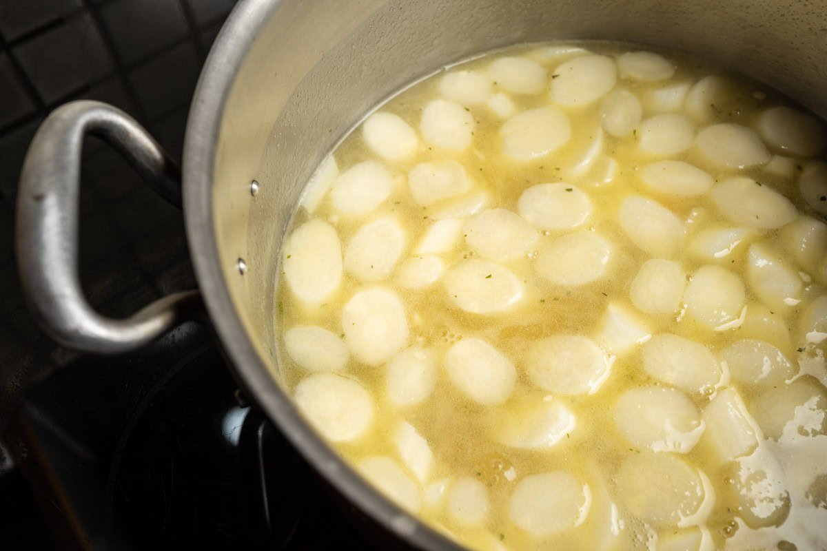 Spargel kochen in Spargelcremesuppe