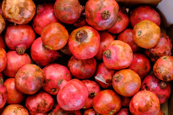 Granatapfel, auch bekannt als Pomegranate oder Punica Granatum.