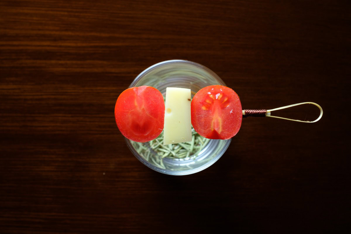 Käsespieß mit Cocktailtomaten