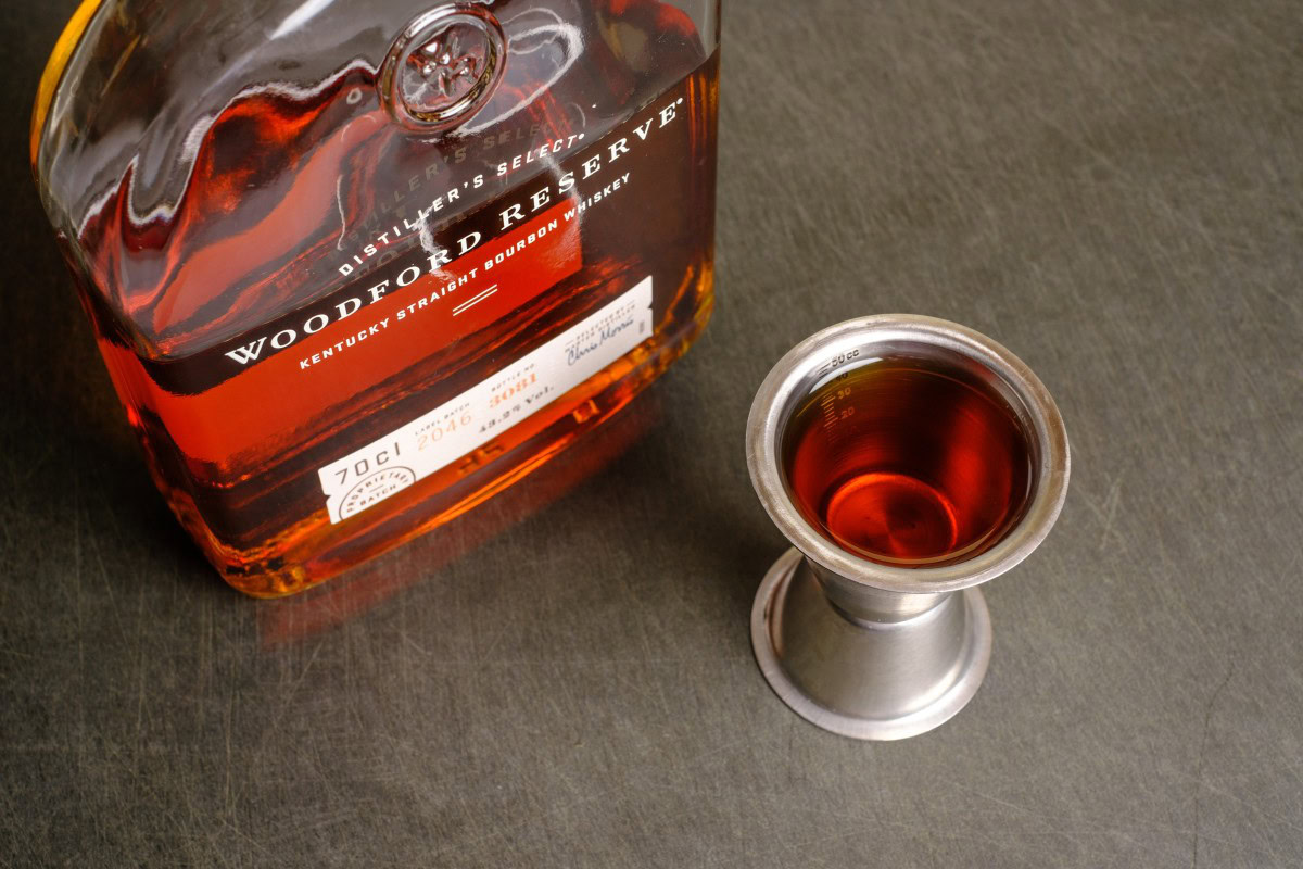 Whiskey Sour: Woodford Reserve Bourbon abmessen