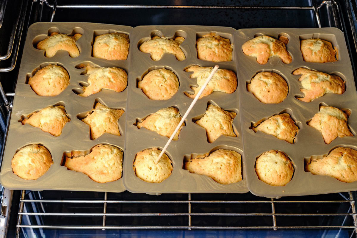 Weihnachtsmuffins Stäbchenprobe