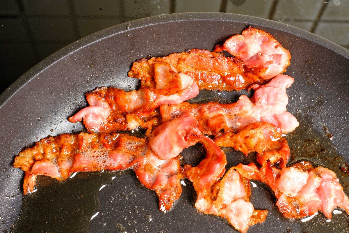 Bacon in der Pfanne