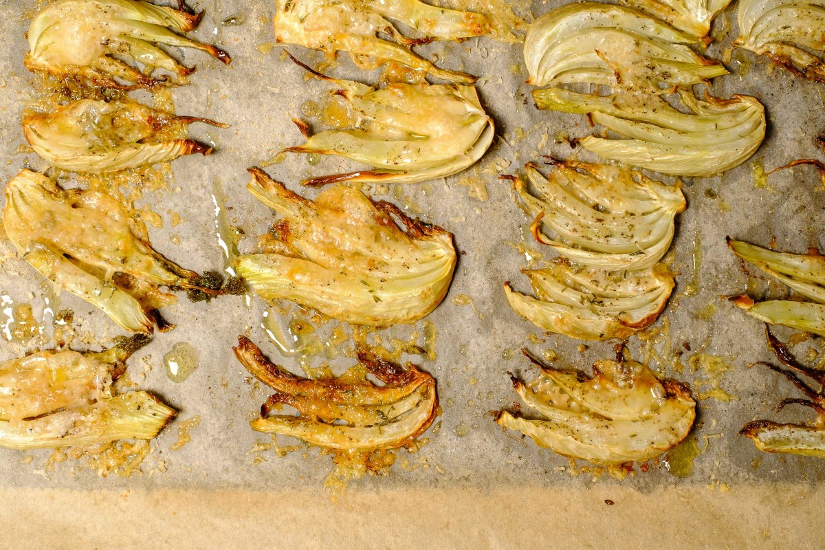 Überbackener Fenchel mit Käse und Semmelbrösel