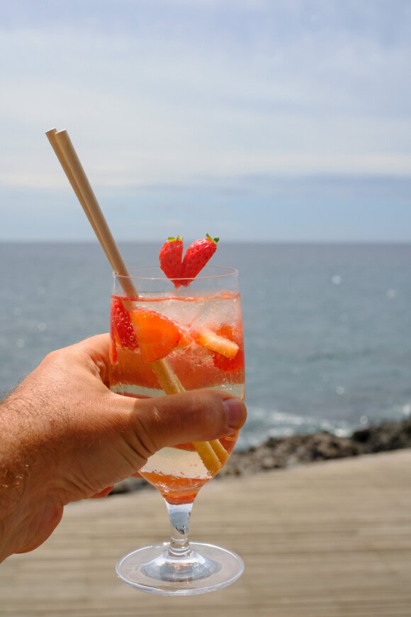 Lillet-Berry-Cocktail trinken